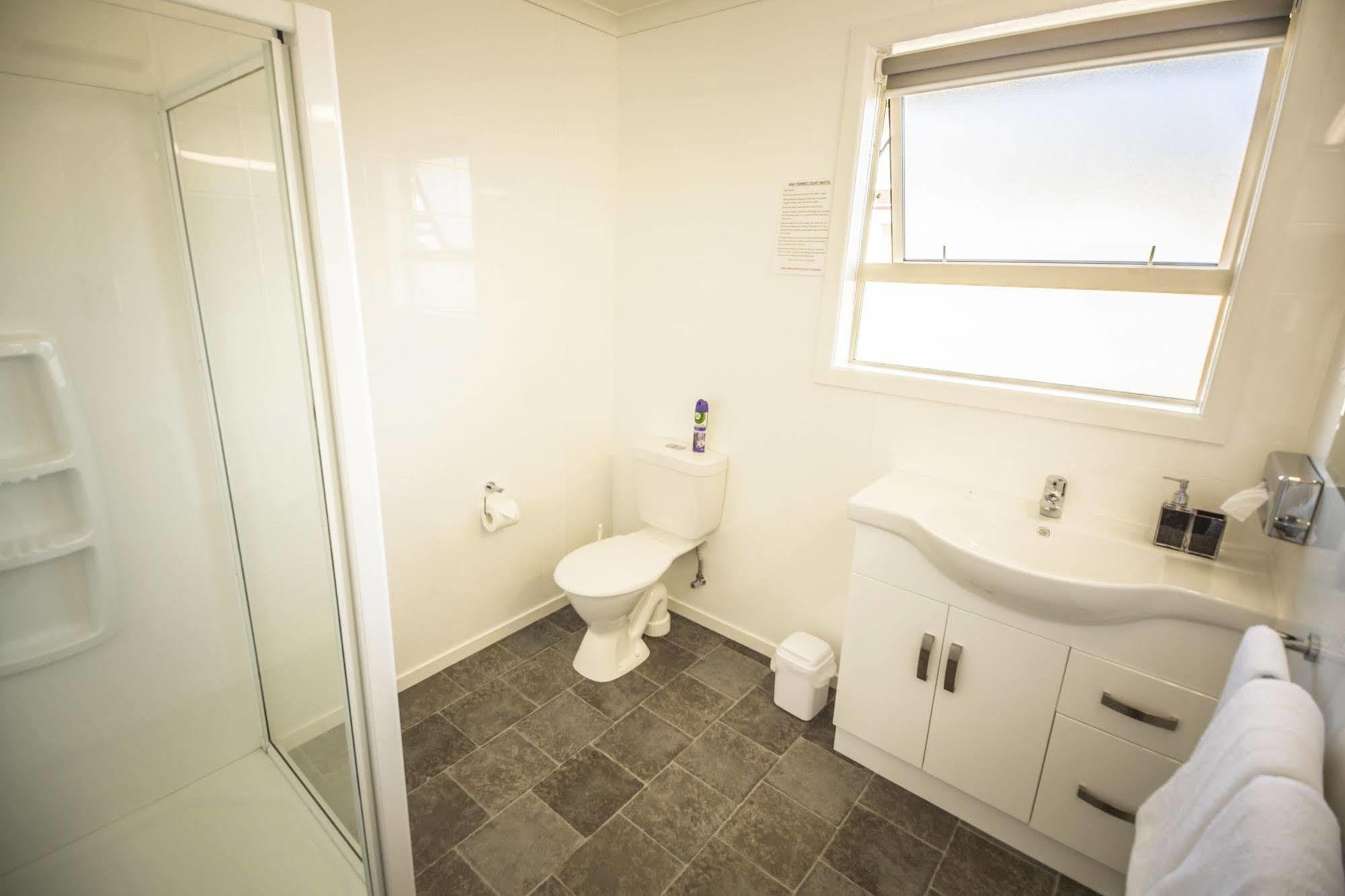 Aaa Thames Court Motel Oamaru Esterno foto