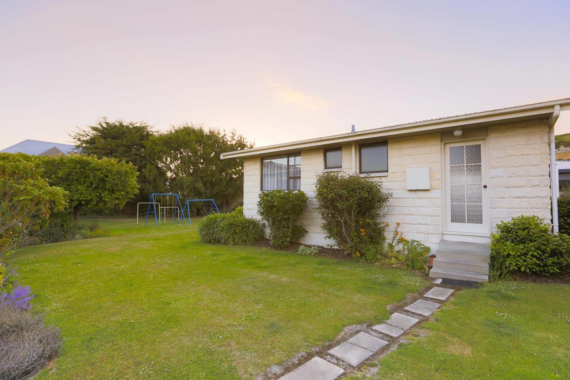 Aaa Thames Court Motel Oamaru Esterno foto