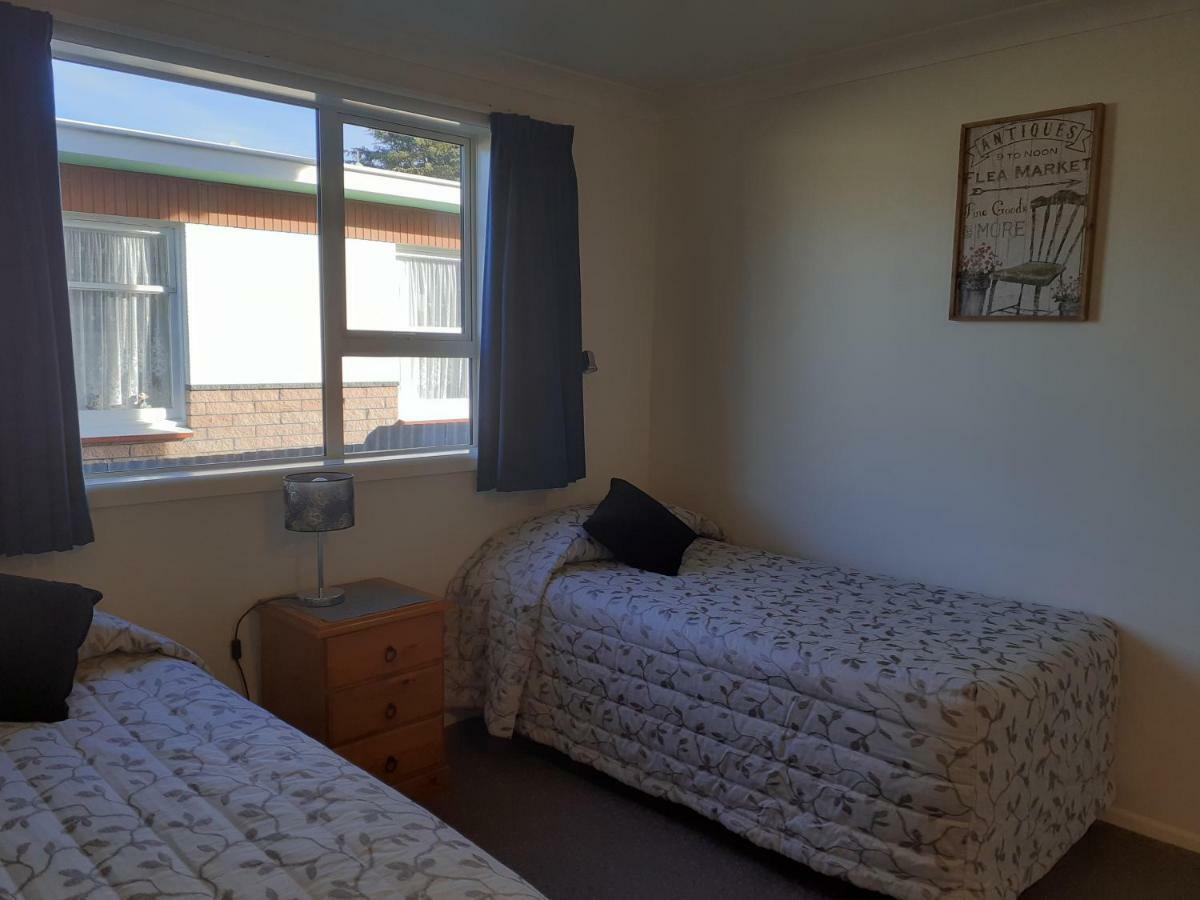 Aaa Thames Court Motel Oamaru Esterno foto